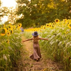 Girls Joyfolie Romper size 8 but fits like a girls 10